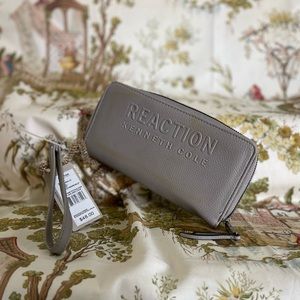 NWT Kenneth Cole Reaction Wallet/Wristlet